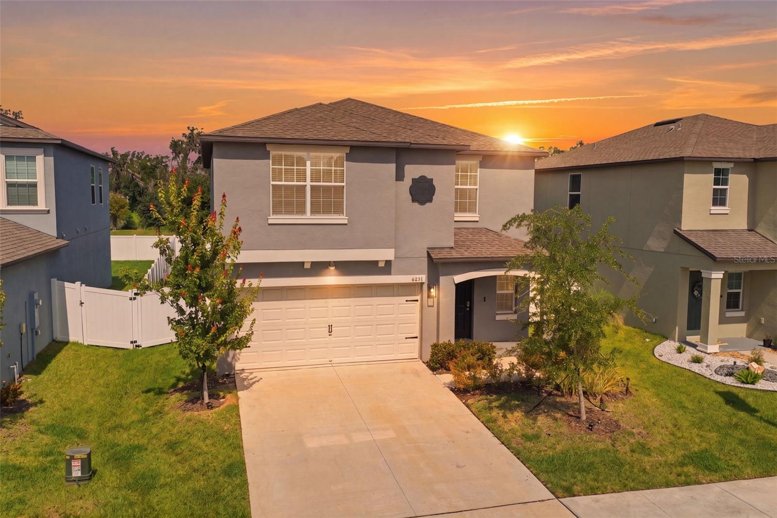 Single Family Residence em ZEPHYRHILLS, FL - Daniel Dourado