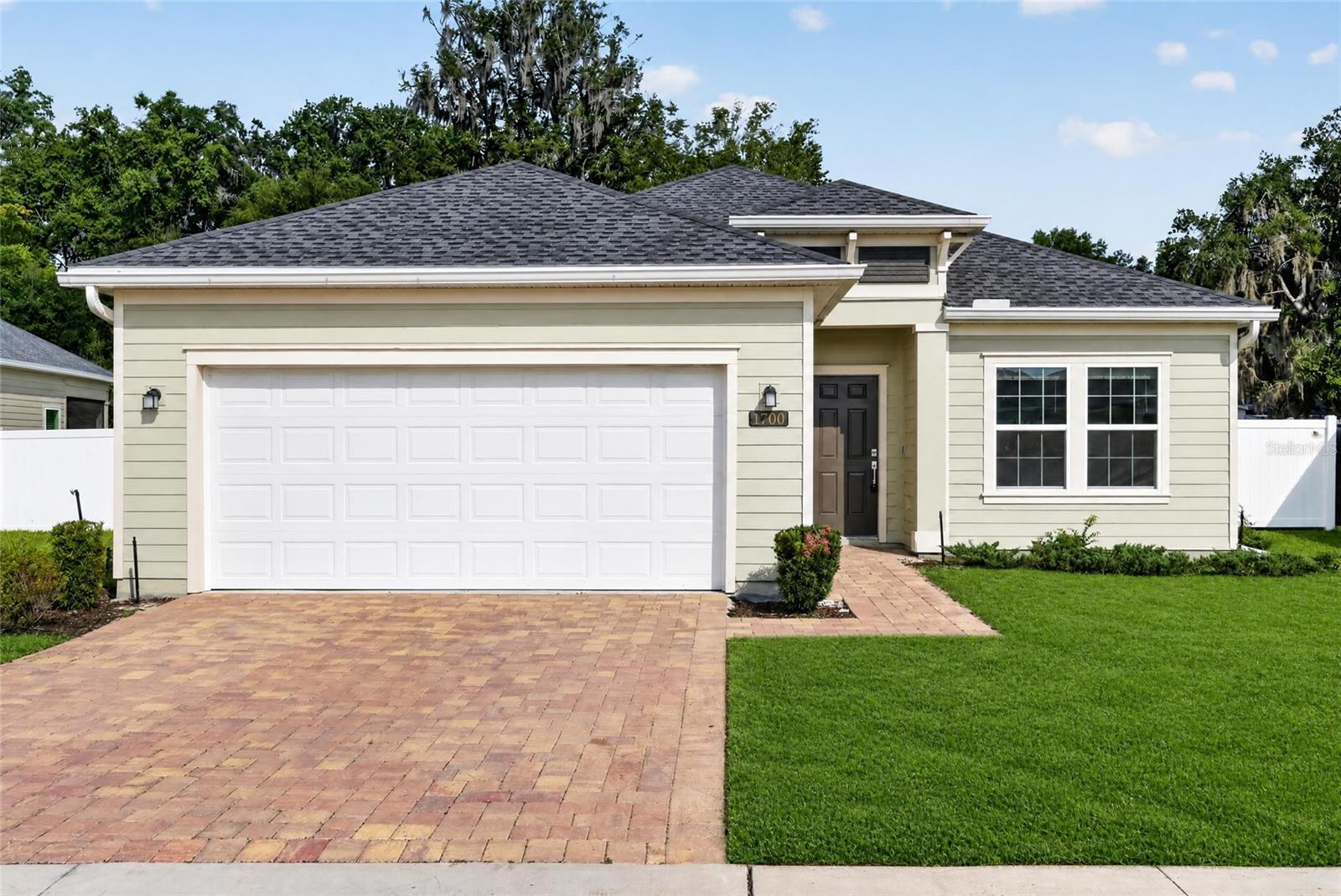 Single Family Residence in OCALA, FL - Daniel Dourado