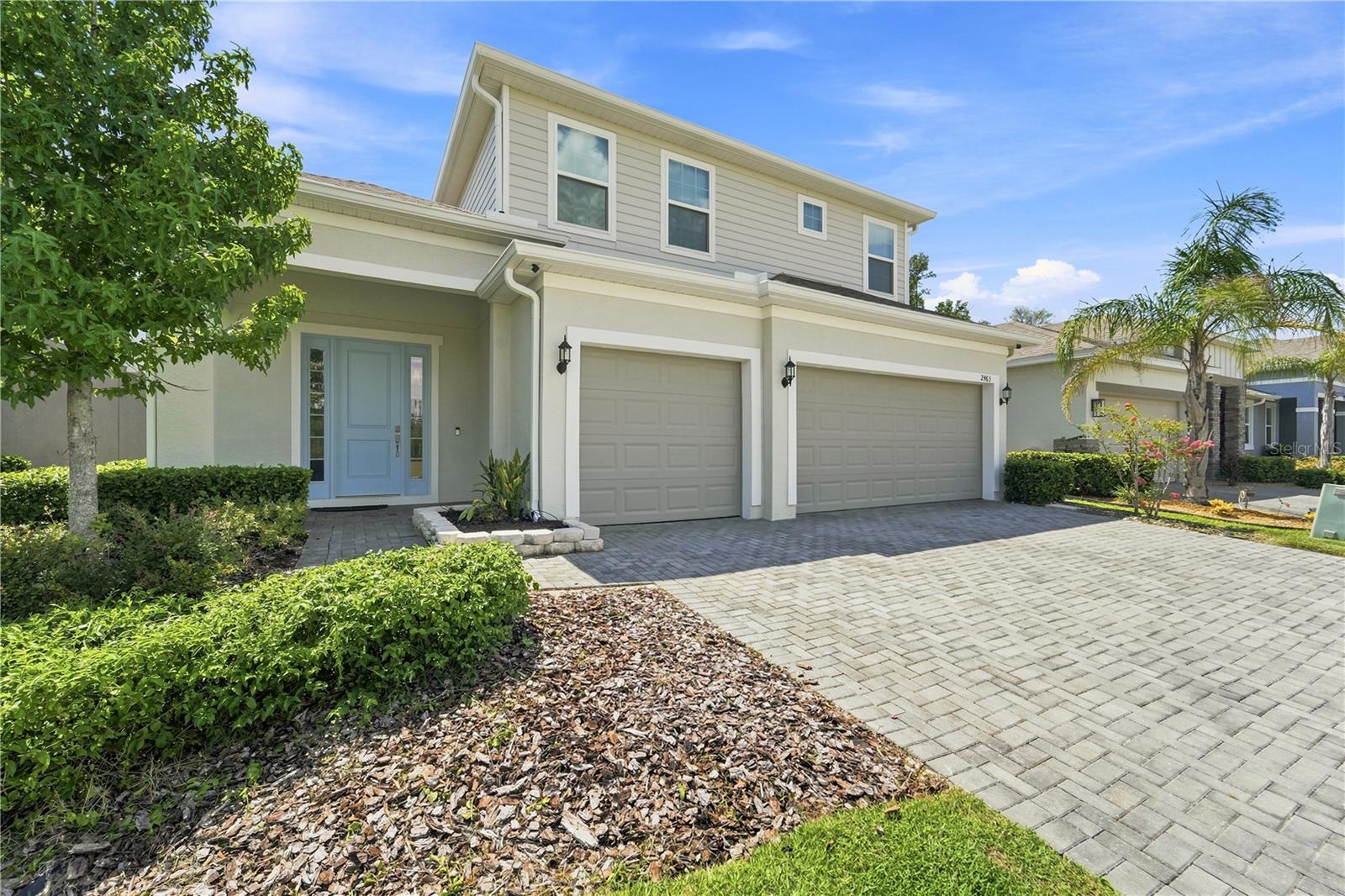 Single Family Residence in MOUNT DORA, FL - Daniel Dourado