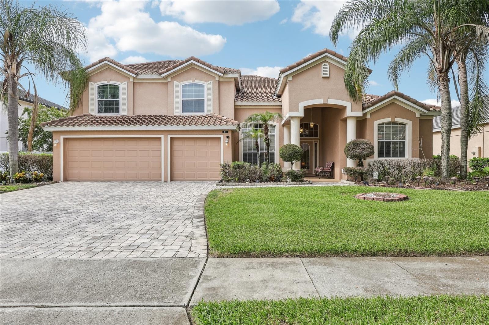 Single Family Residence in OCOEE, FL - Daniel Dourado