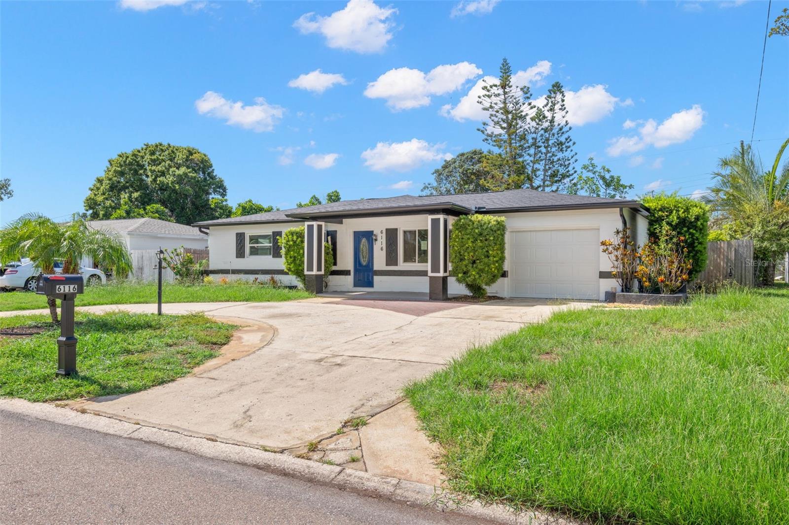 Single Family Residence em KENNETH CITY, FL - Daniel Dourado