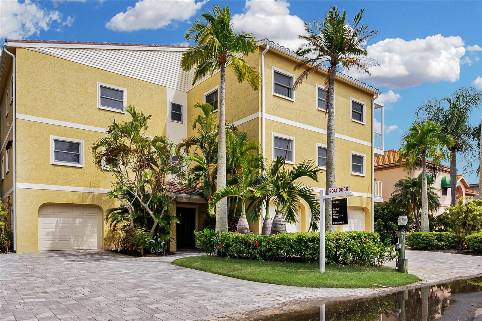 Single Family Residence in LONGBOAT KEY, FL - Daniel Dourado
