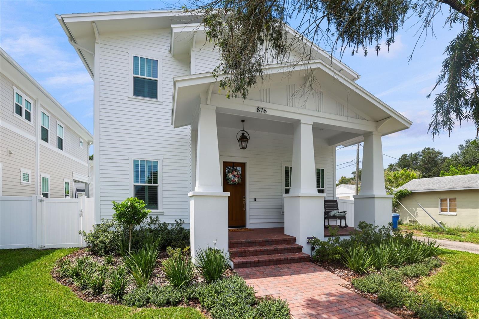 Single Family Residence in ST PETERSBURG, FL - Daniel Dourado