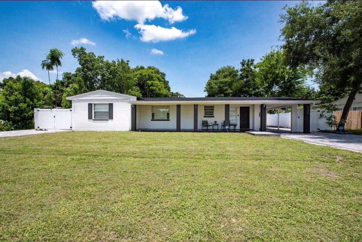 Single Family Residence in ORLANDO, FL - Daniel Dourado