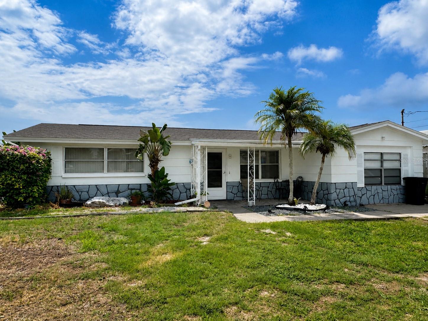 Single Family Residence em HOLIDAY, FL - Daniel Dourado