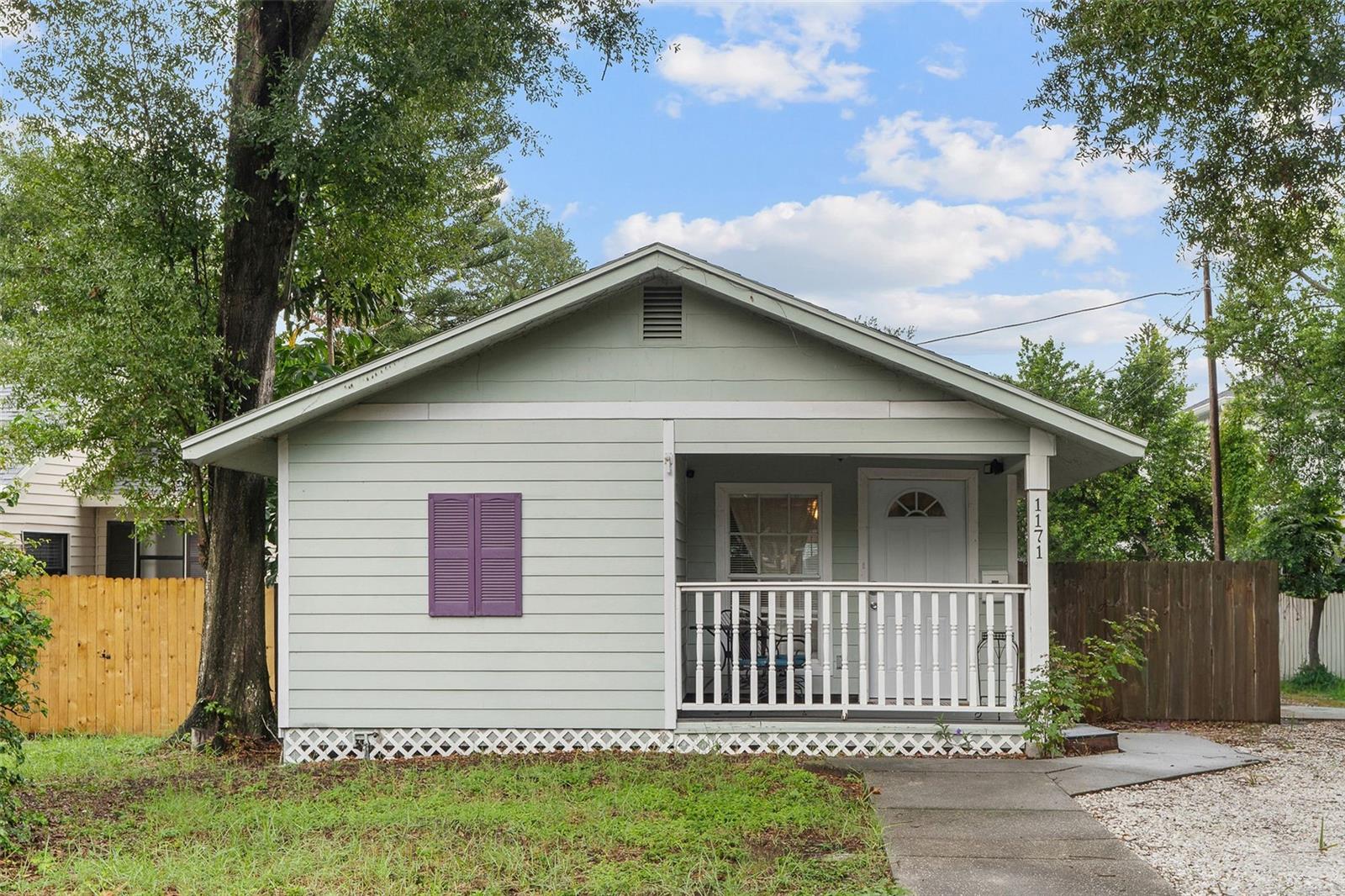 Single Family Residence in ST PETERSBURG, FL - Daniel Dourado