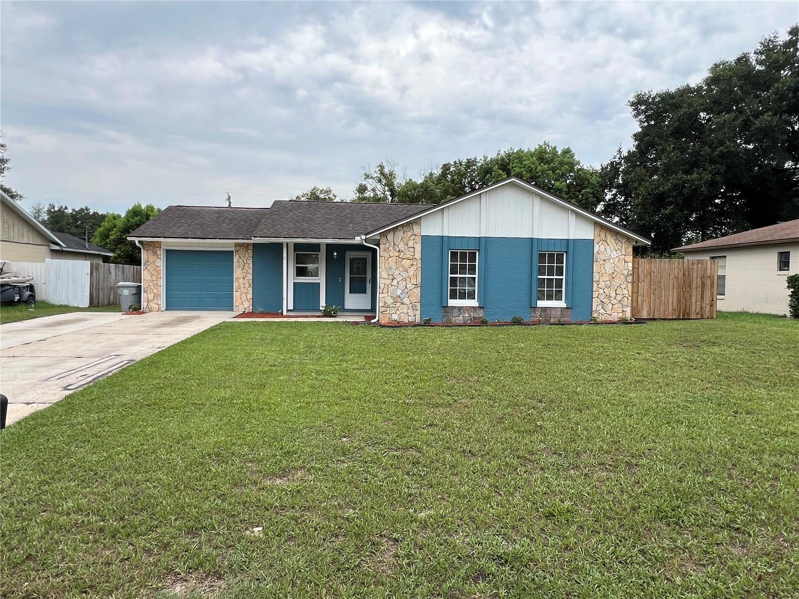 Single Family Residence in APOPKA, FL - Daniel Dourado