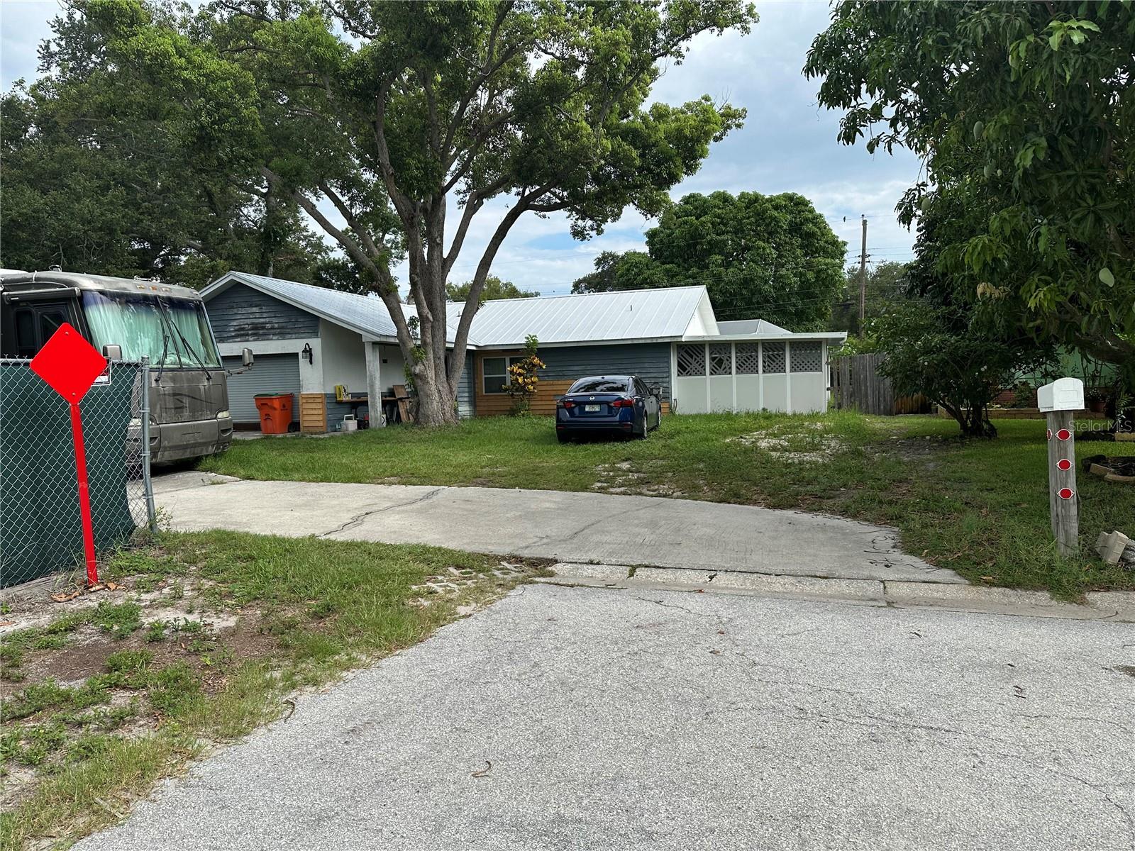 Single Family Residence in CLEARWATER, FL - Daniel Dourado