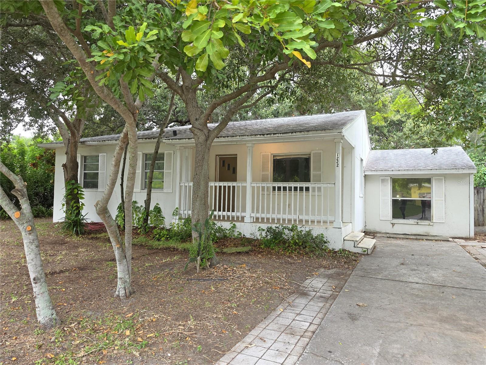 Single Family Residence in CLEARWATER, FL - Daniel Dourado