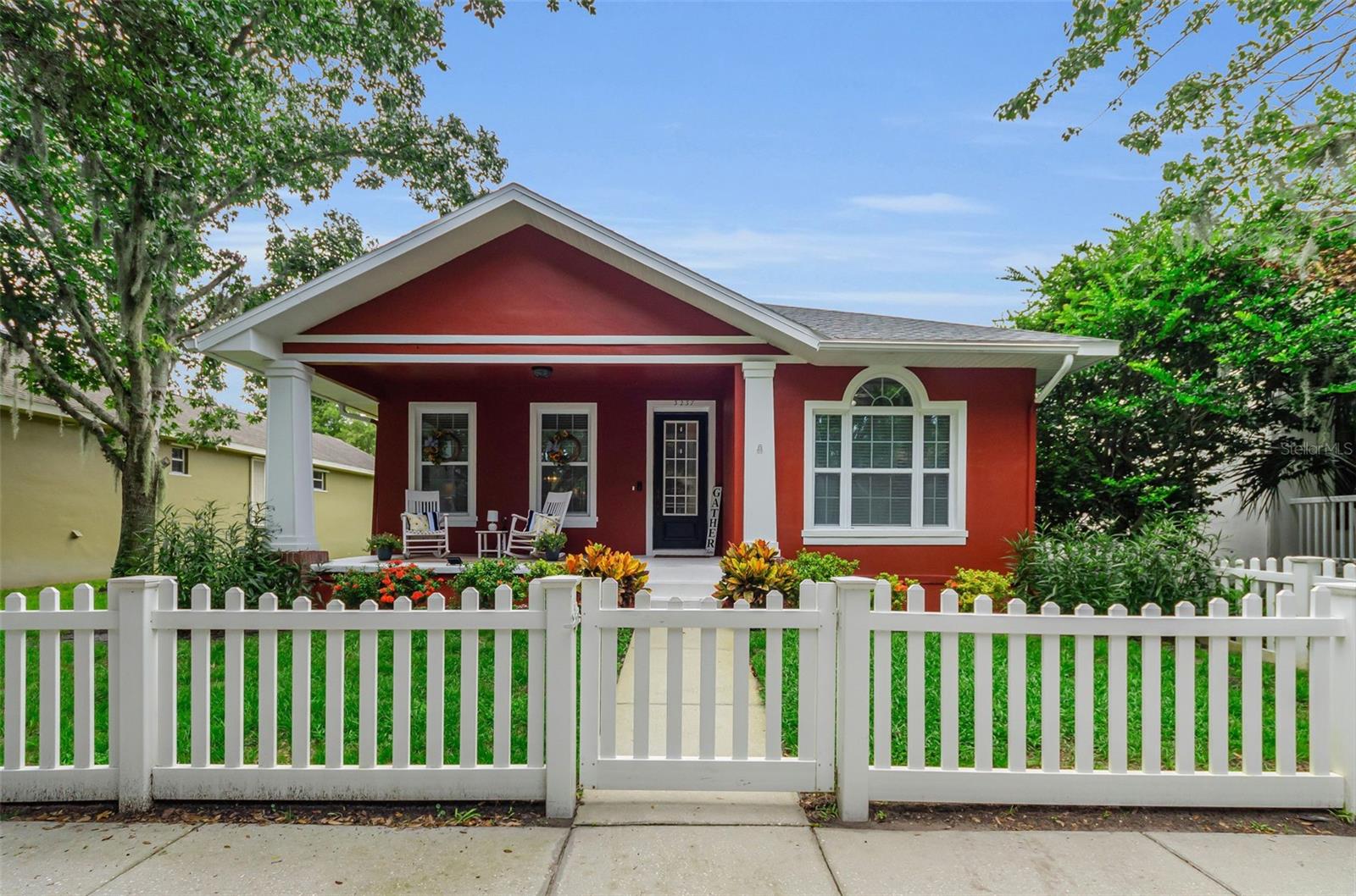 Single Family Residence in NEW PORT RICHEY, FL - Daniel Dourado
