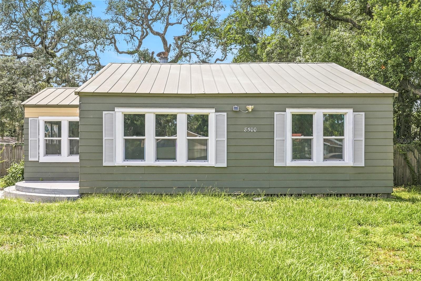 Single Family Residence in TAMPA, FL - Daniel Dourado