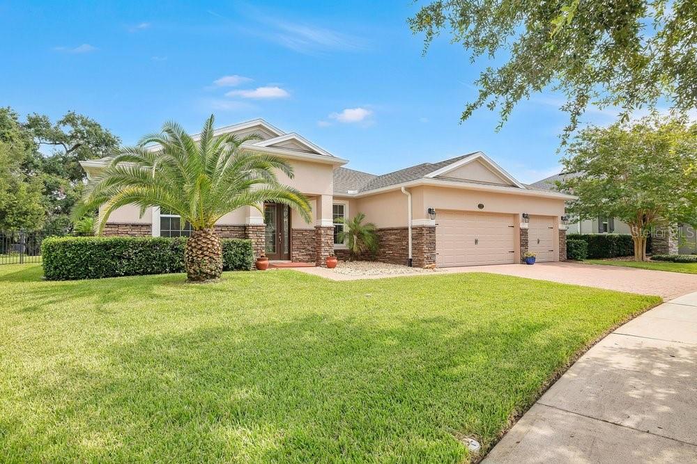Single Family Residence in DELAND, FL - Daniel Dourado