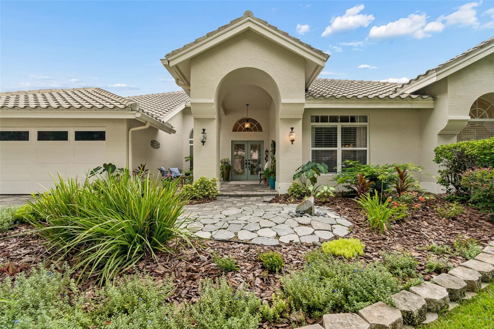 Single Family Residence in TAMPA, FL - Daniel Dourado