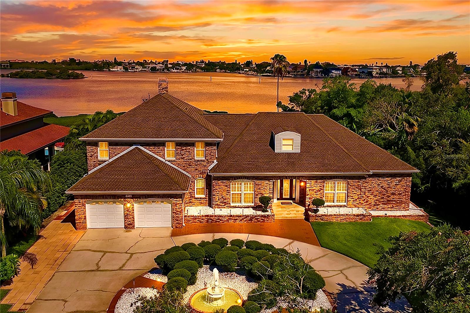 Single Family Residence in LARGO, FL - Daniel Dourado