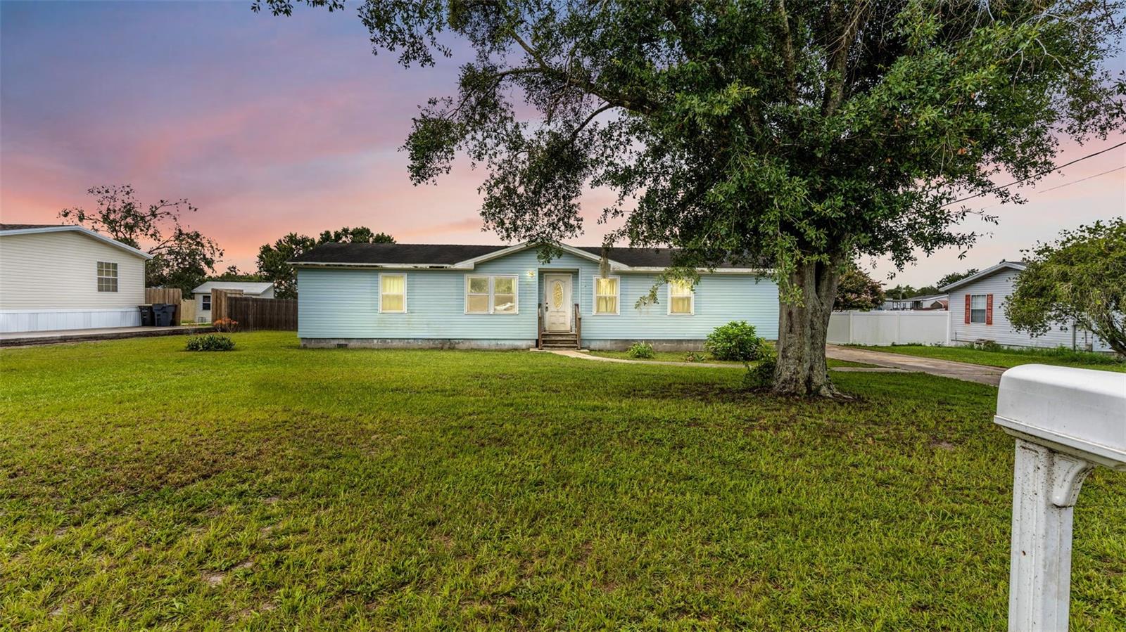 Single Family Residence in MULBERRY, FL - Daniel Dourado