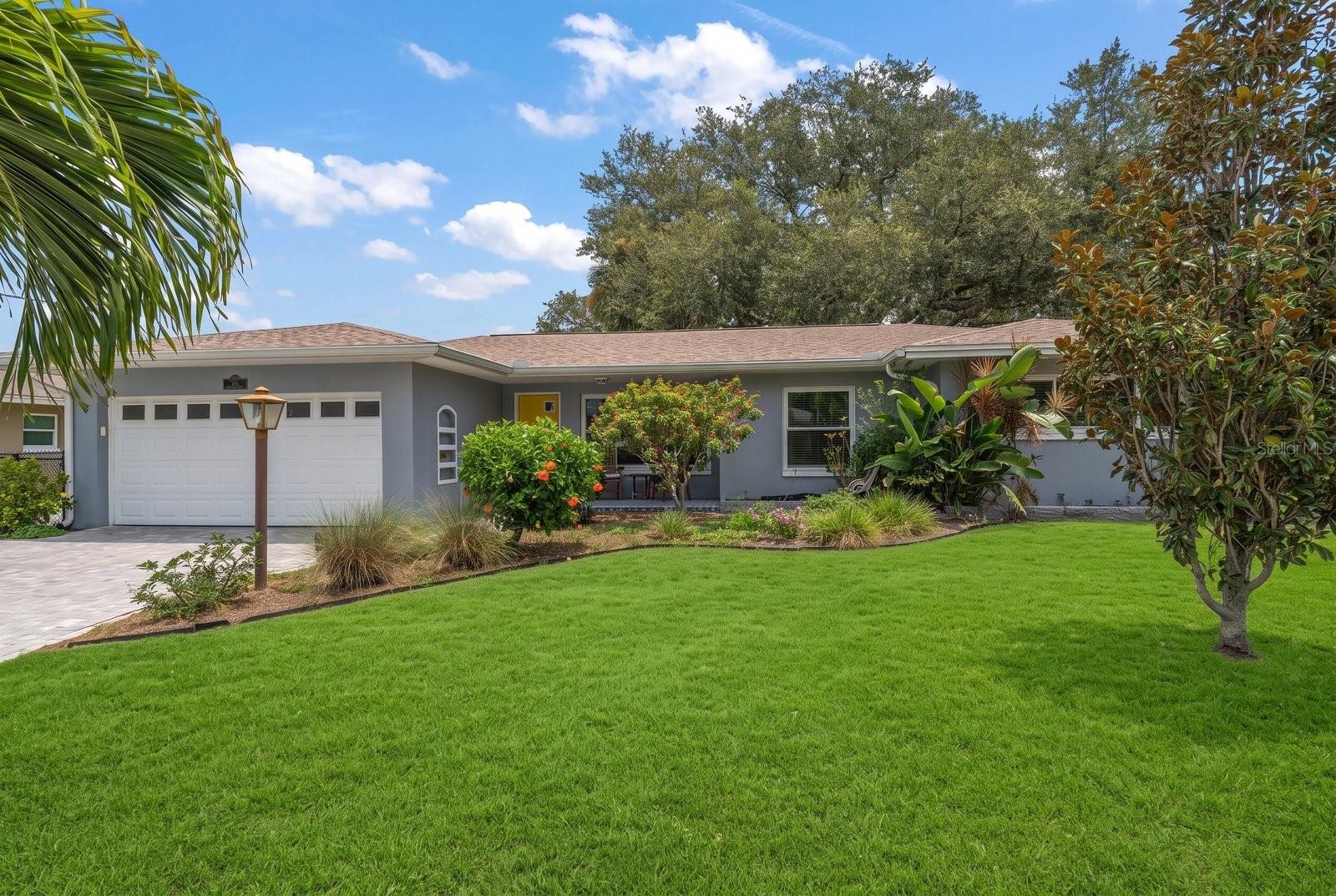 Single Family Residence in CLEARWATER, FL - Daniel Dourado