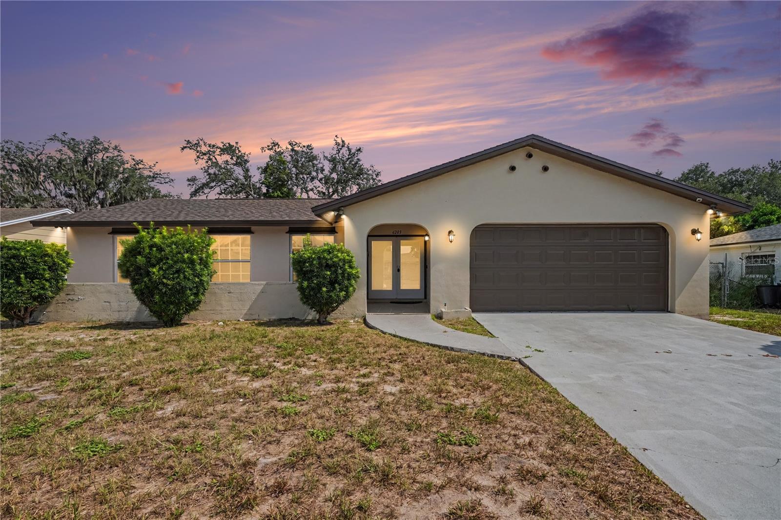 Single Family Residence in ORLANDO, FL - Daniel Dourado