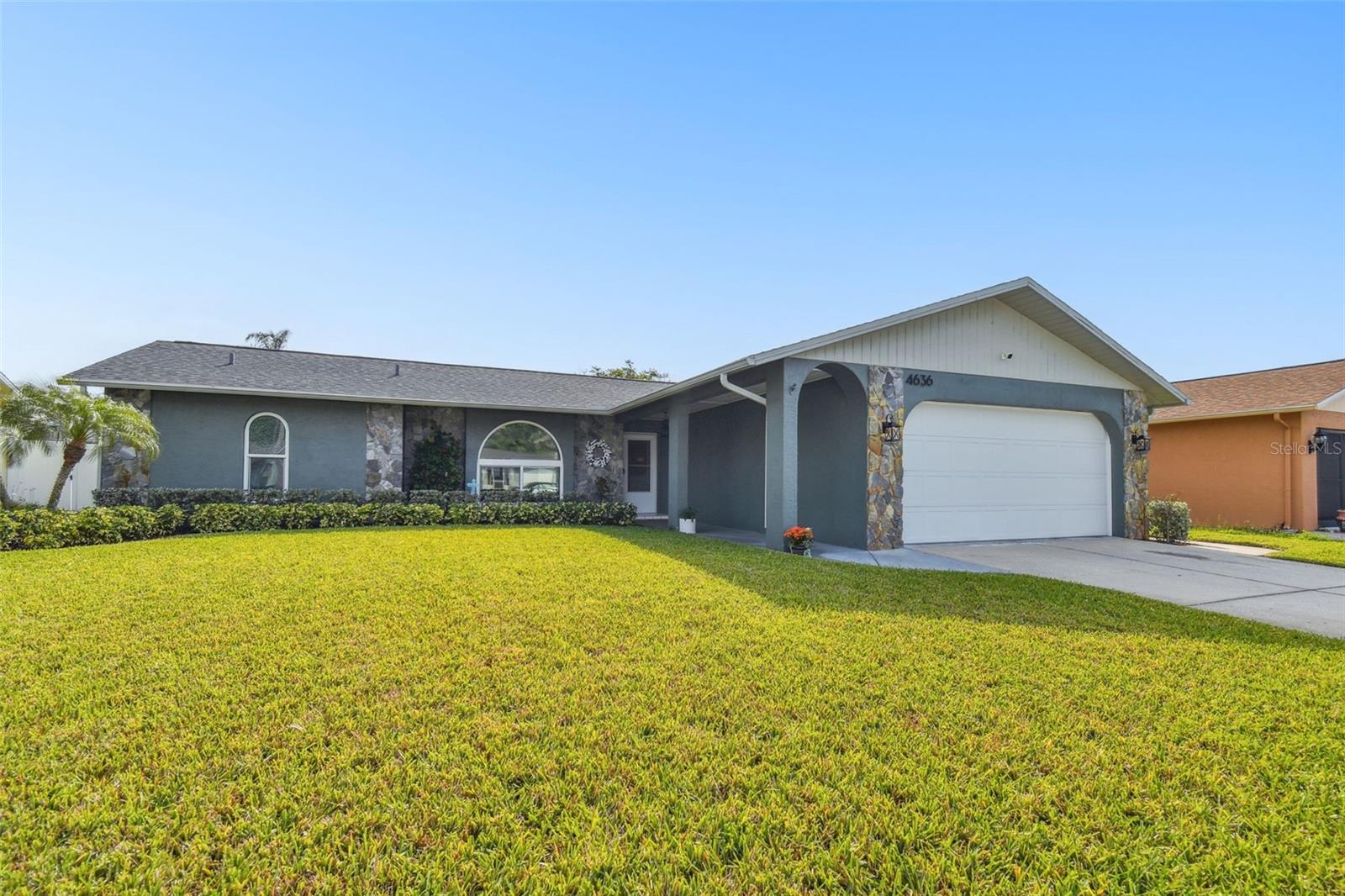 Single Family Residence in NEW PORT RICHEY, FL - Daniel Dourado