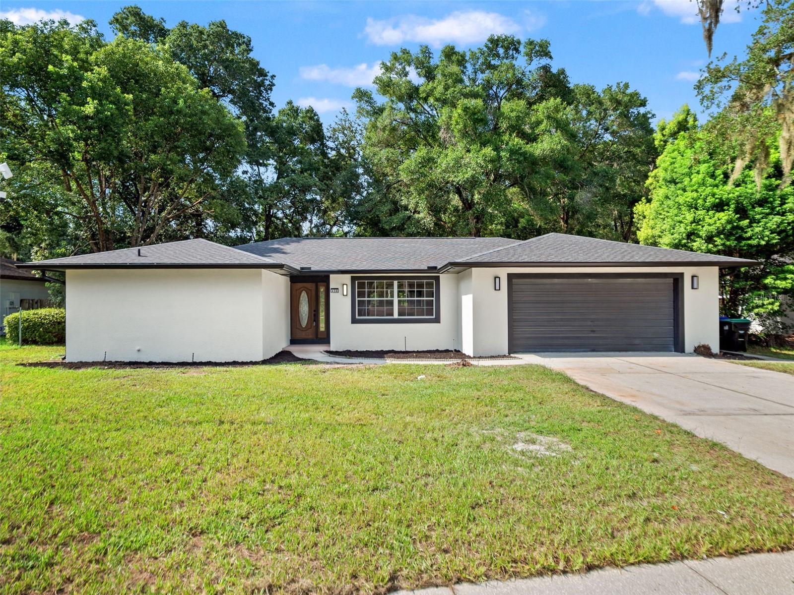Single Family Residence in APOPKA, FL - Daniel Dourado