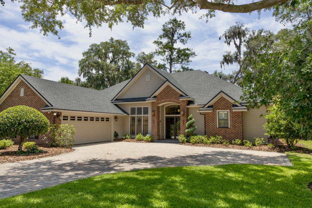 Single Family Residence em NEWBERRY, FL - Daniel Dourado