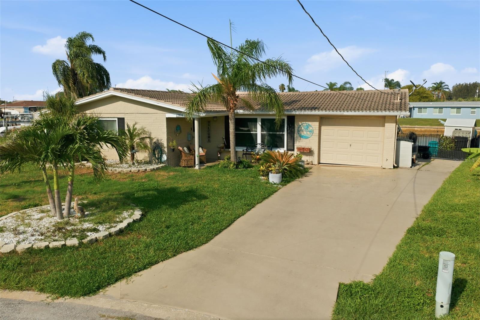 Single Family Residence in HUDSON, FL - Daniel Dourado