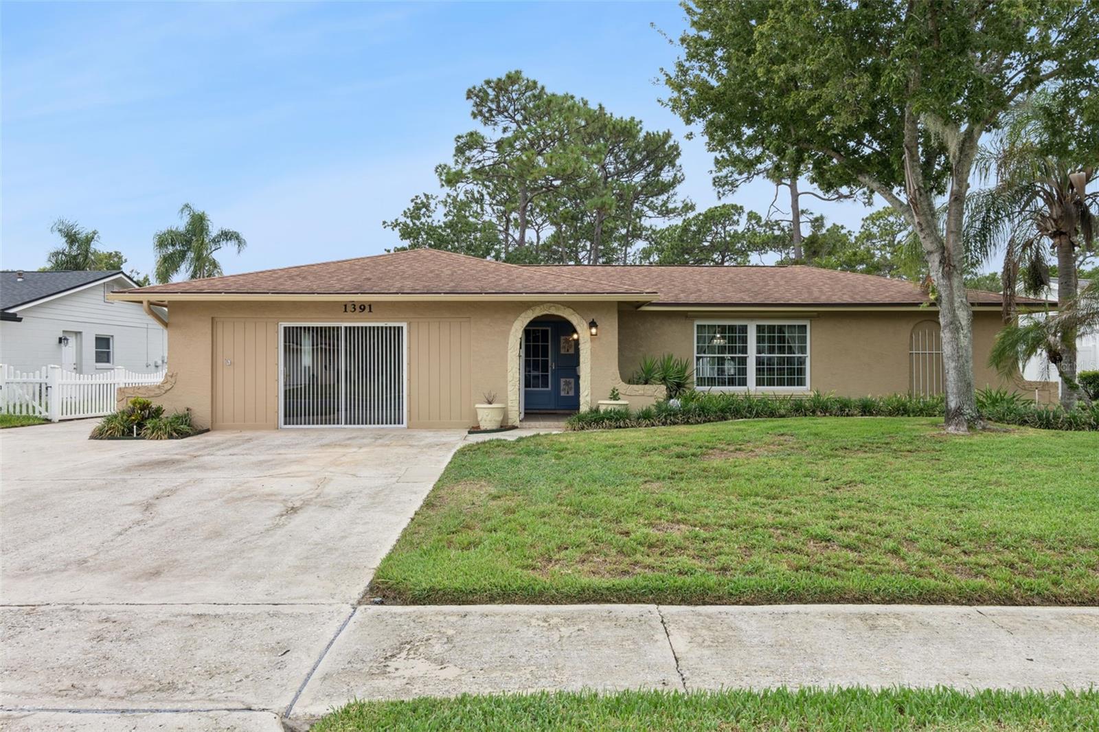 Single Family Residence in CASSELBERRY, FL - Daniel Dourado