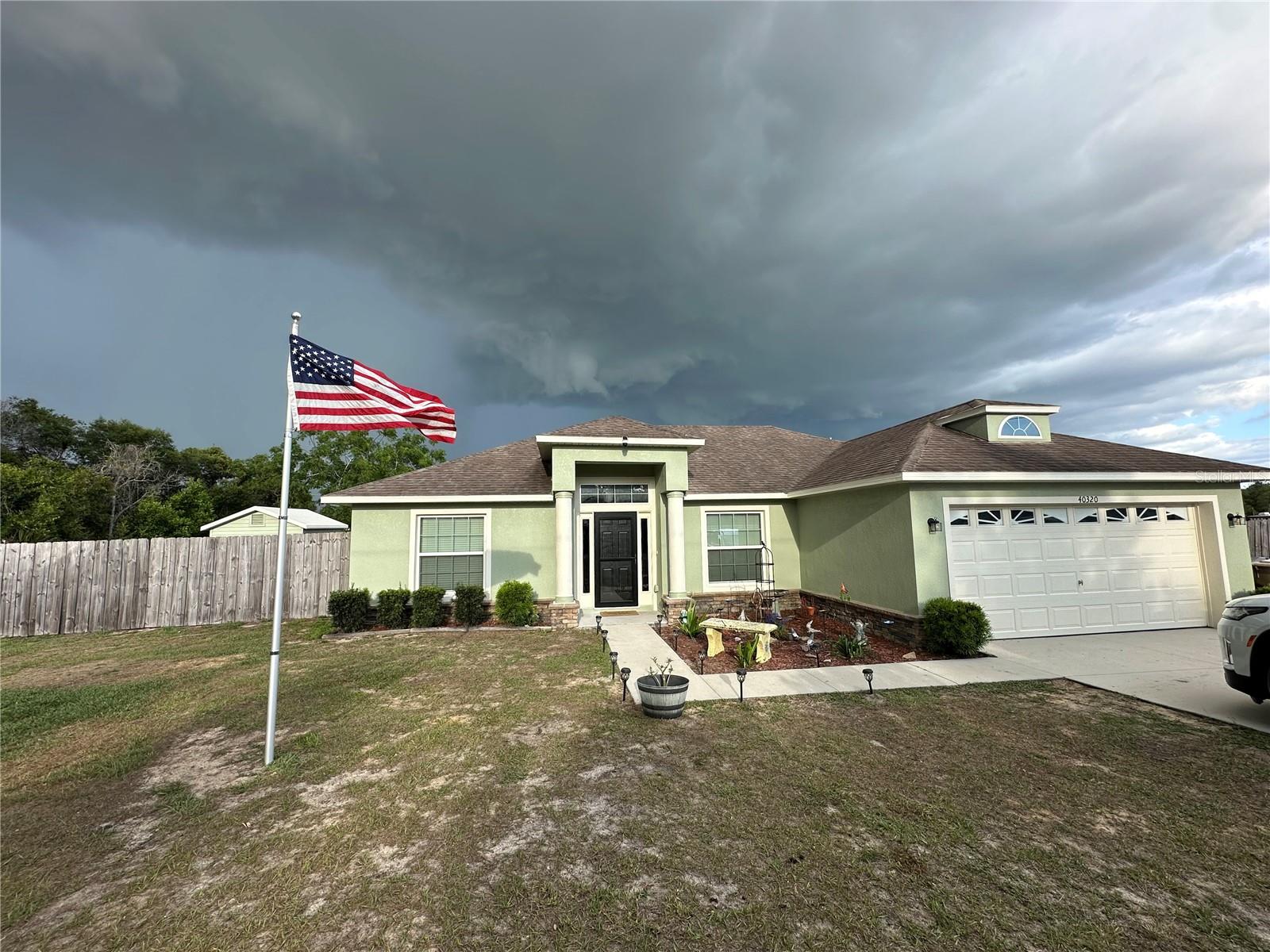 Single Family Residence em UMATILLA, FL - Daniel Dourado