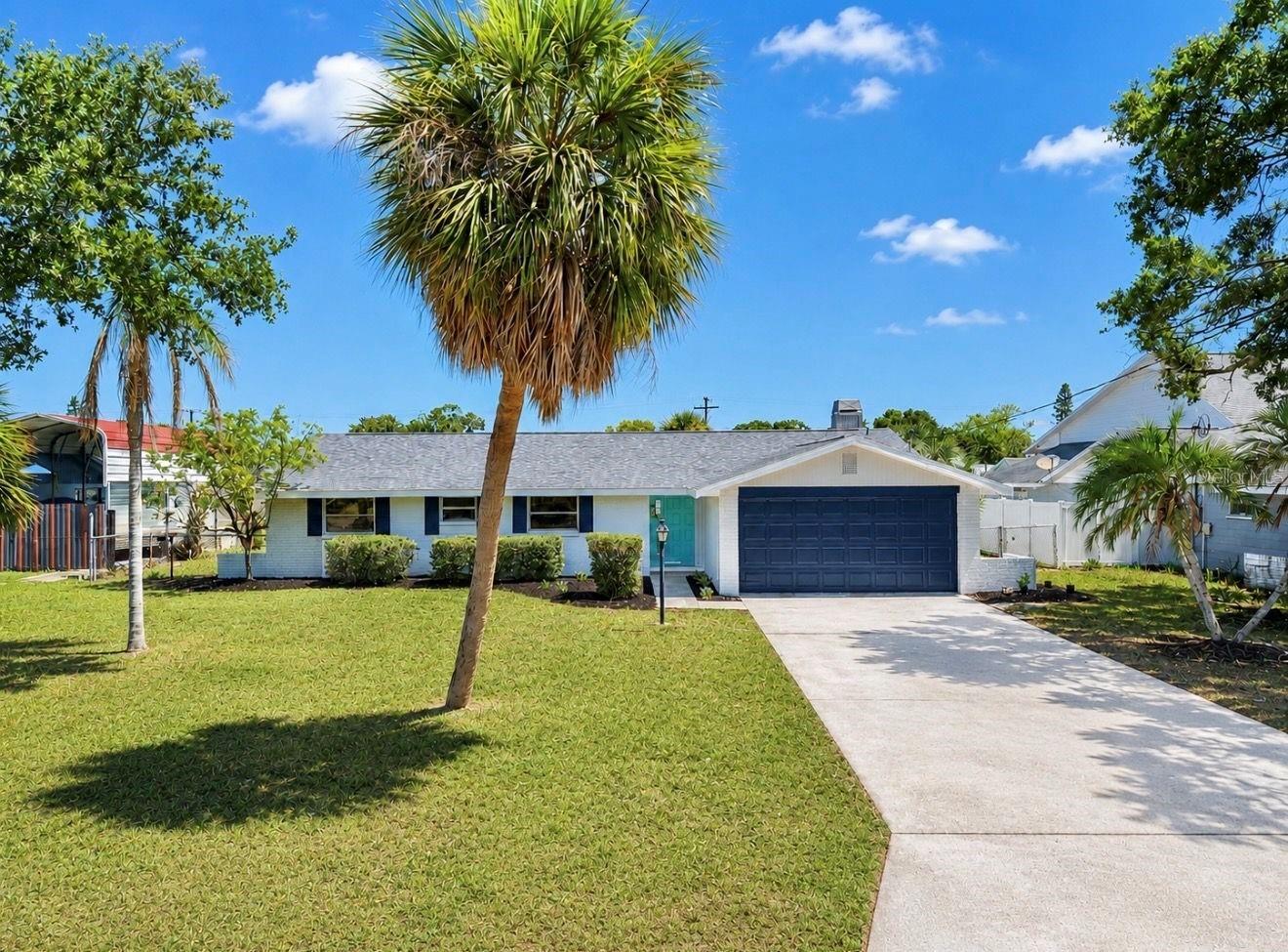 Single Family Residence in APOLLO BEACH, FL - Daniel Dourado