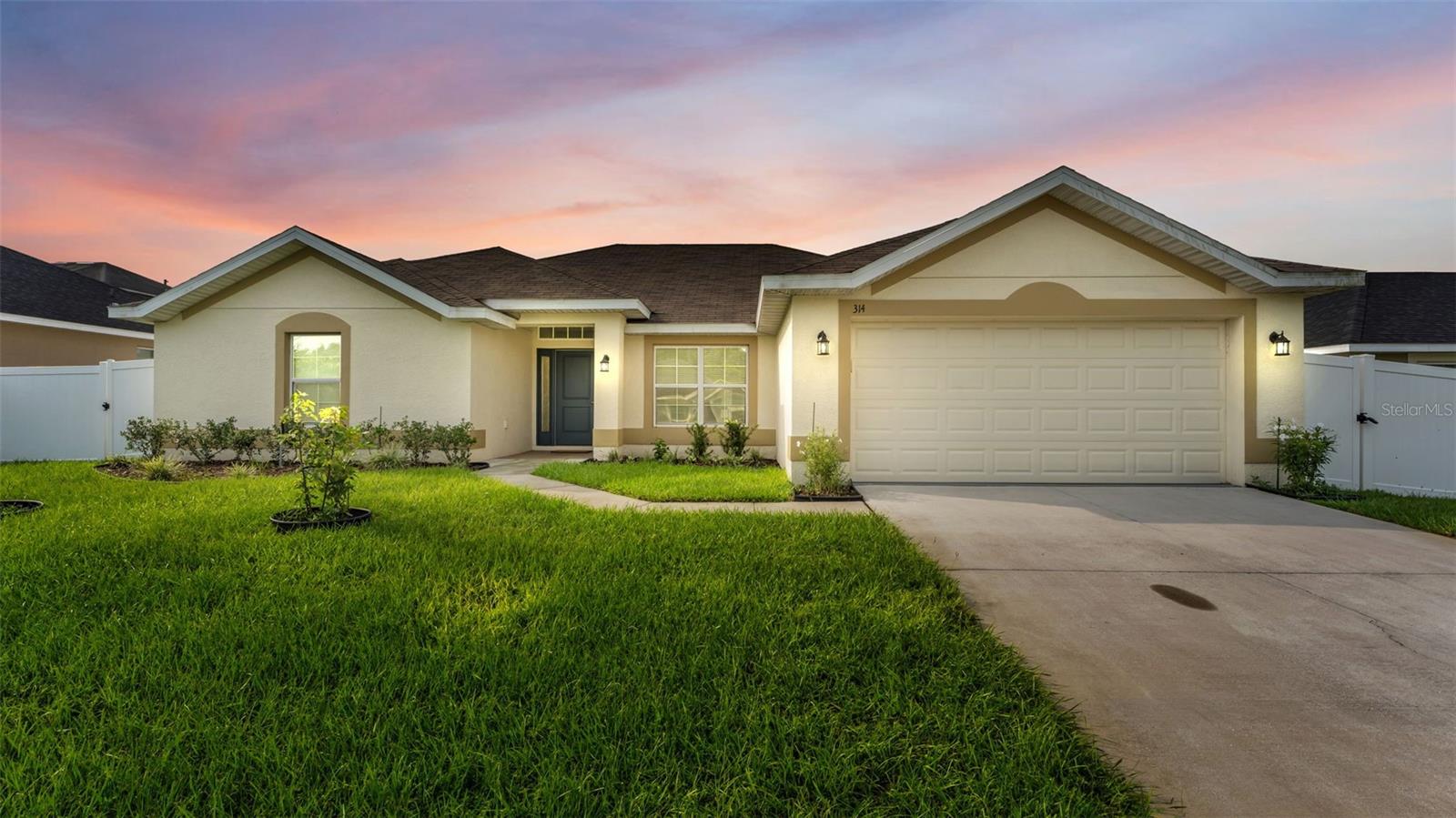 Single Family Residence in POINCIANA, FL - Daniel Dourado