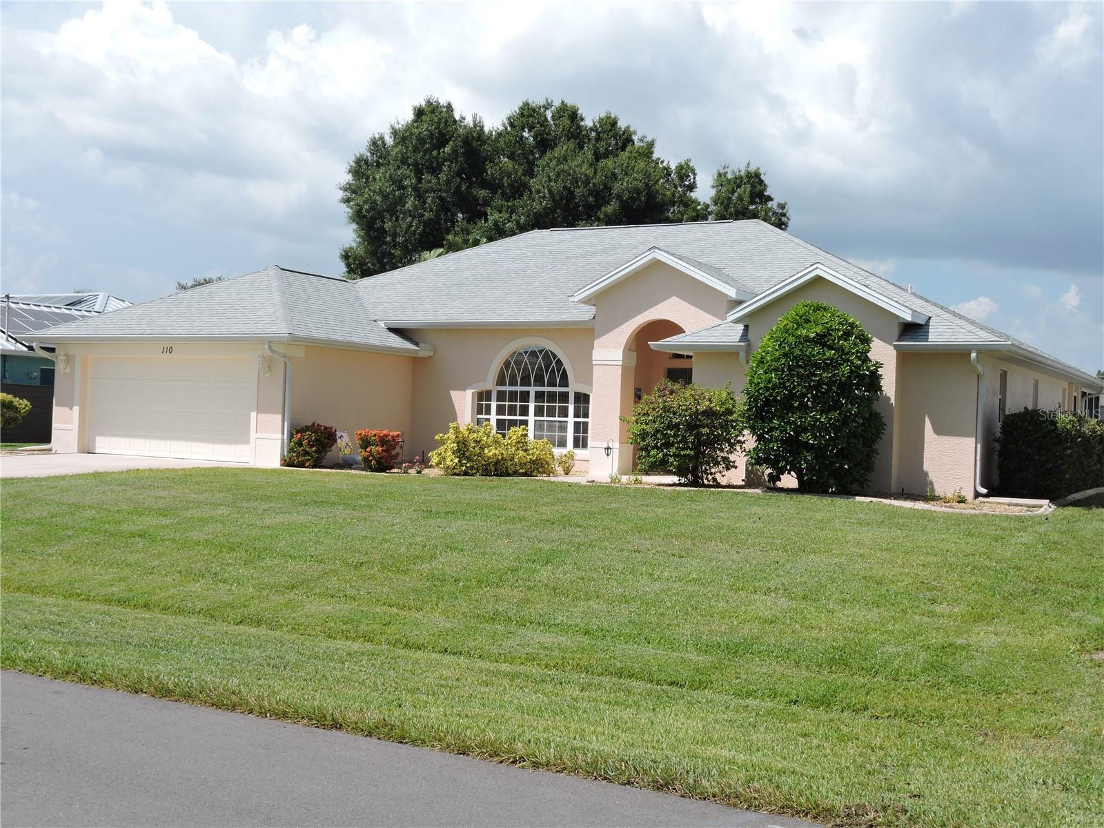 Single Family Residence em ROTONDA WEST, FL - Daniel Dourado