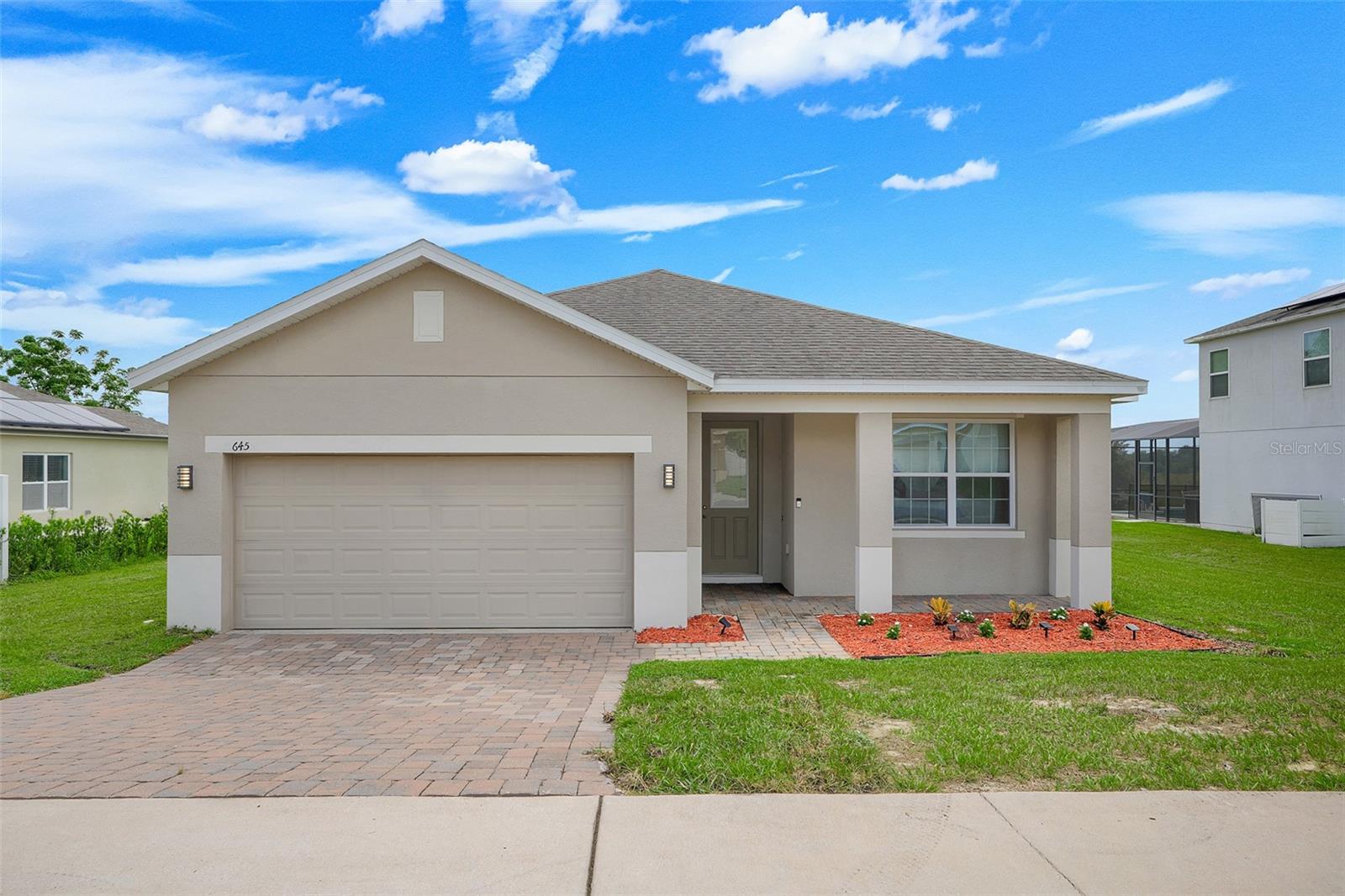 Single Family Residence in GROVELAND, FL - Daniel Dourado