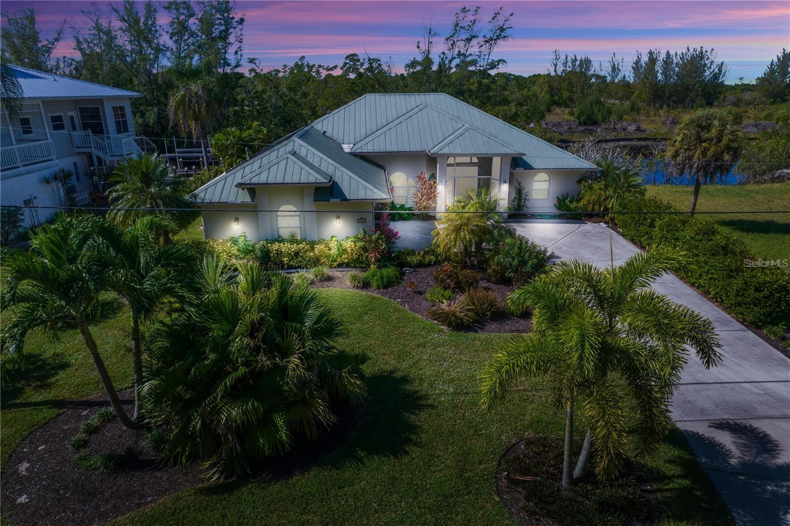 Single Family Residence in ST JAMES CITY, FL - Daniel Dourado