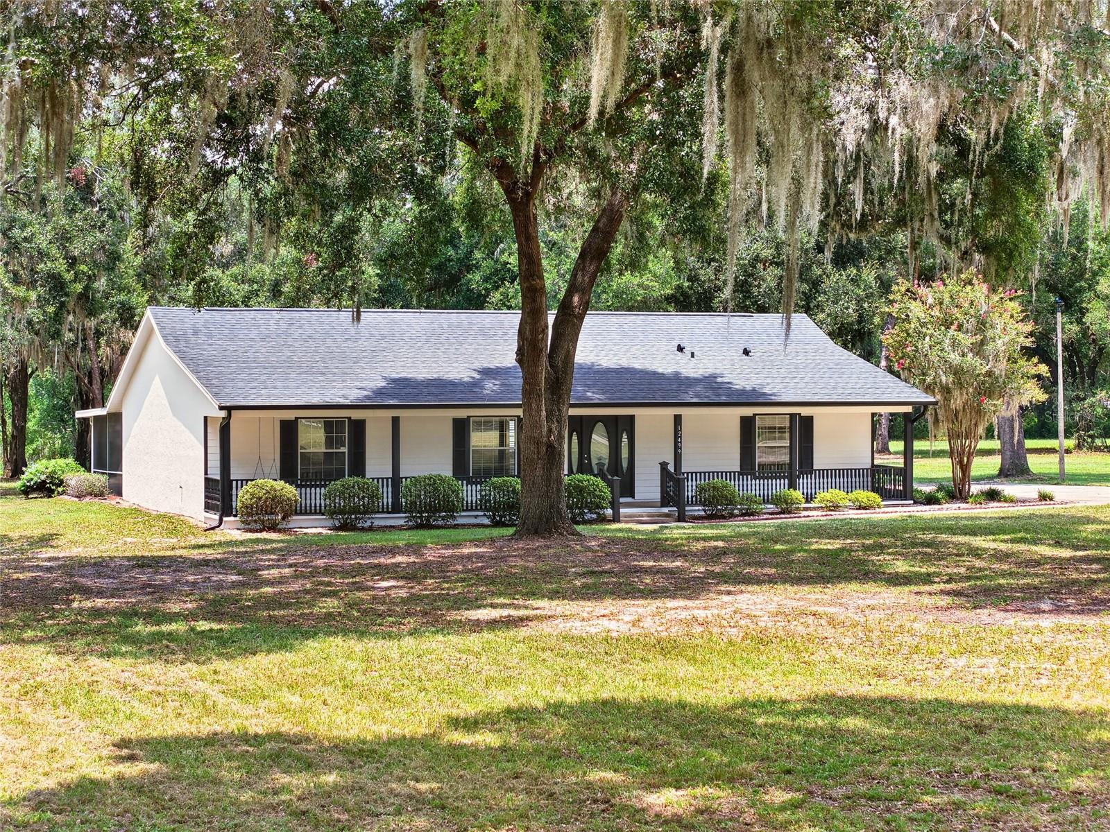 Single Family Residence em OCKLAWAHA, FL - Daniel Dourado