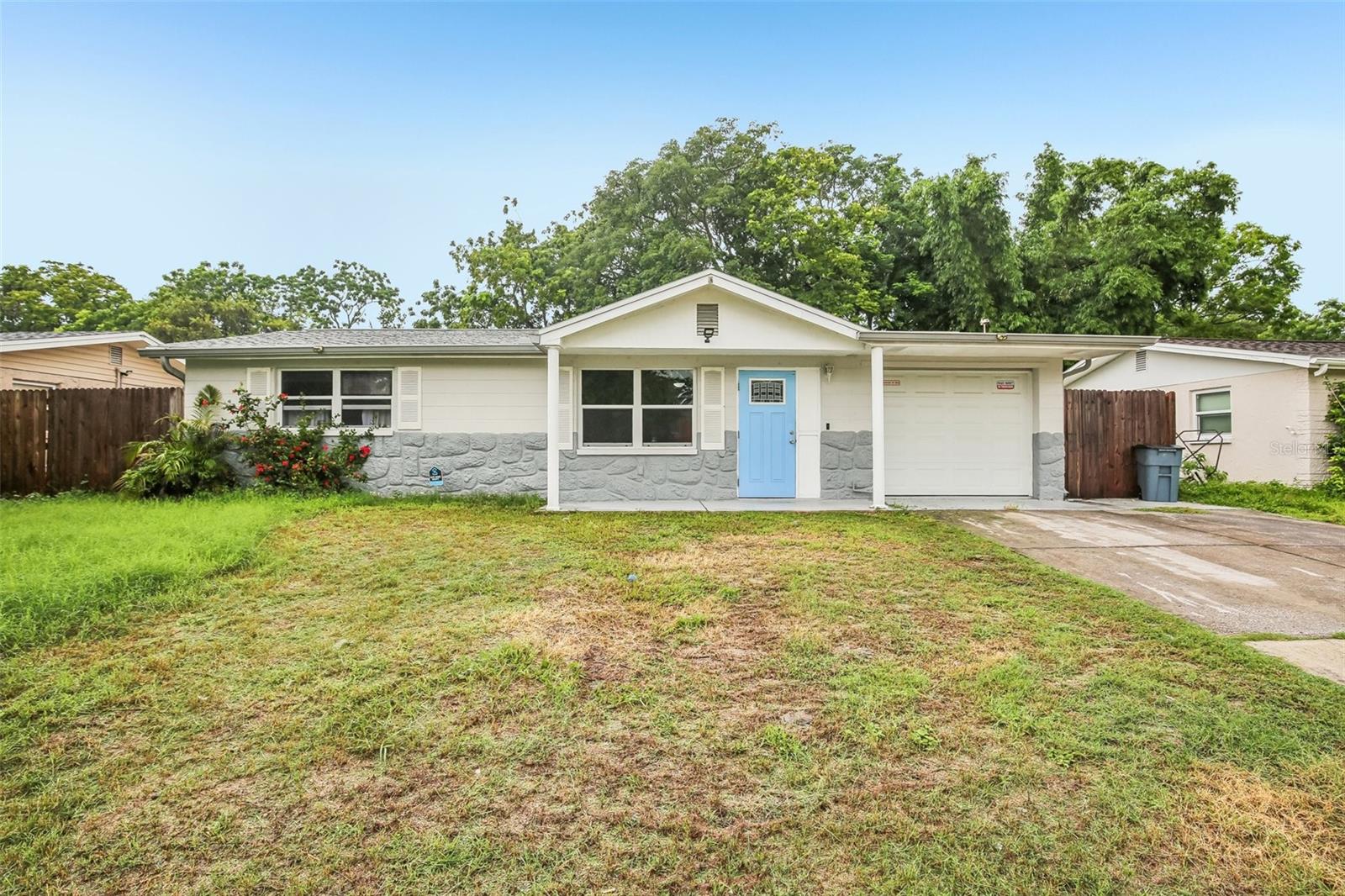 Single Family Residence in PORT RICHEY, FL - Daniel Dourado