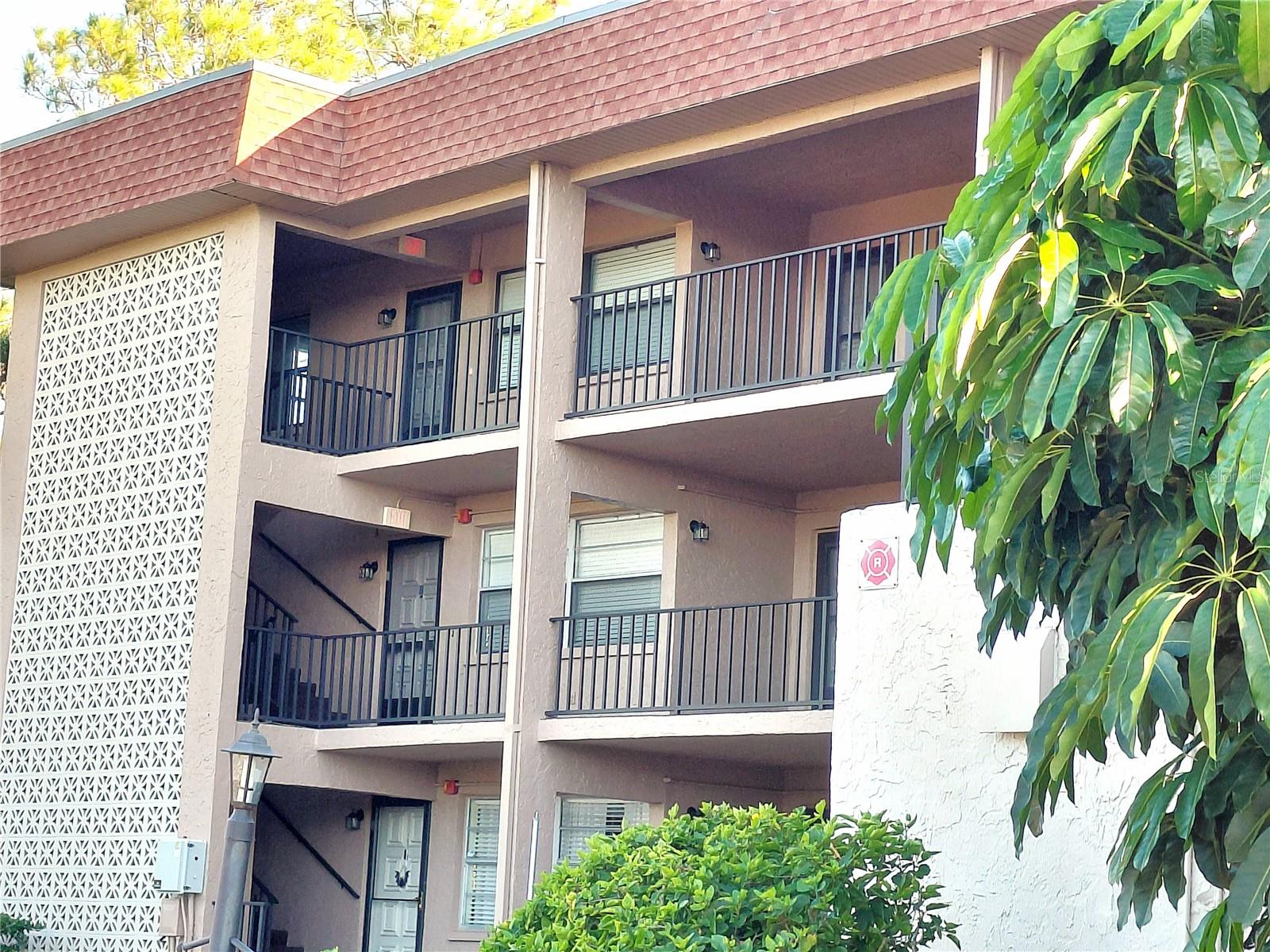 Condominium in TARPON SPRINGS, FL - Daniel Dourado