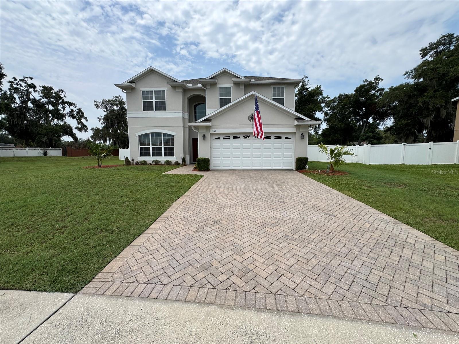 Single Family Residence in EUSTIS, FL - Daniel Dourado