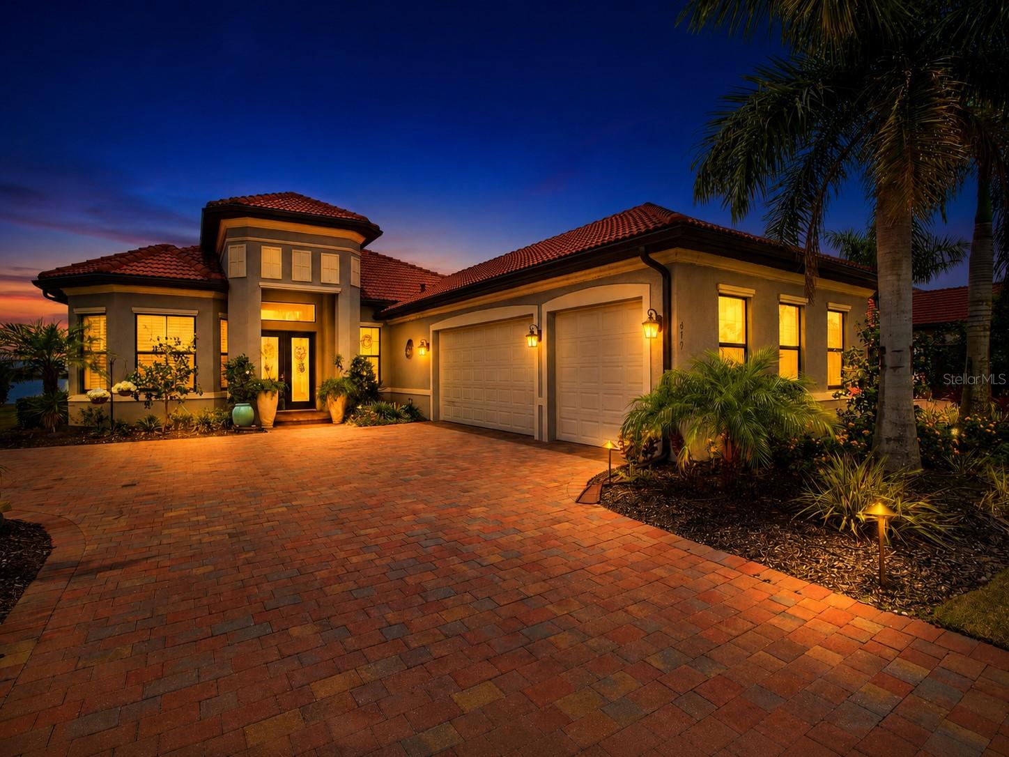 Single Family Residence in NOKOMIS, FL - Daniel Dourado