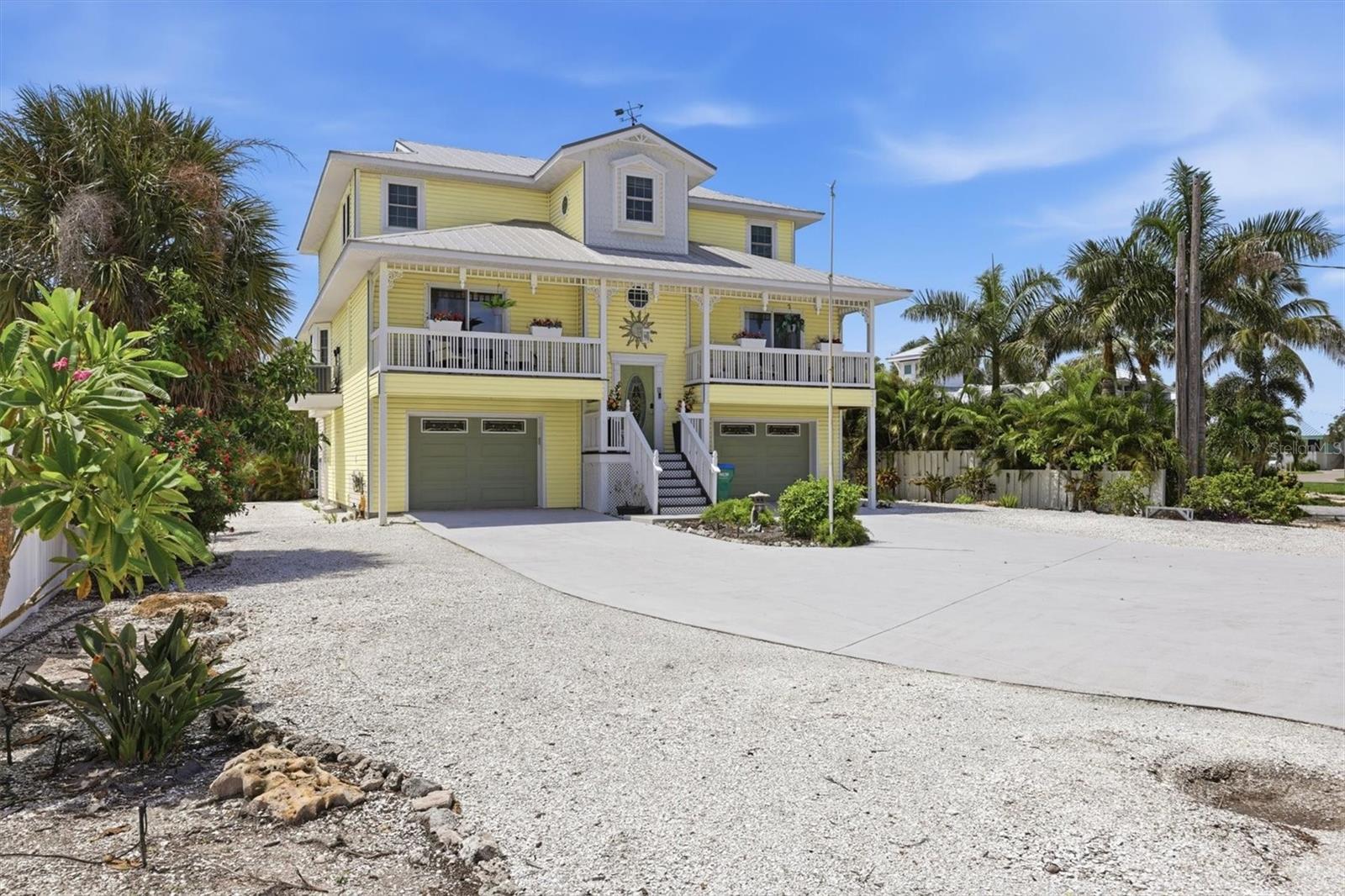 Single Family Residence in BRADENTON BEACH, FL - Daniel Dourado