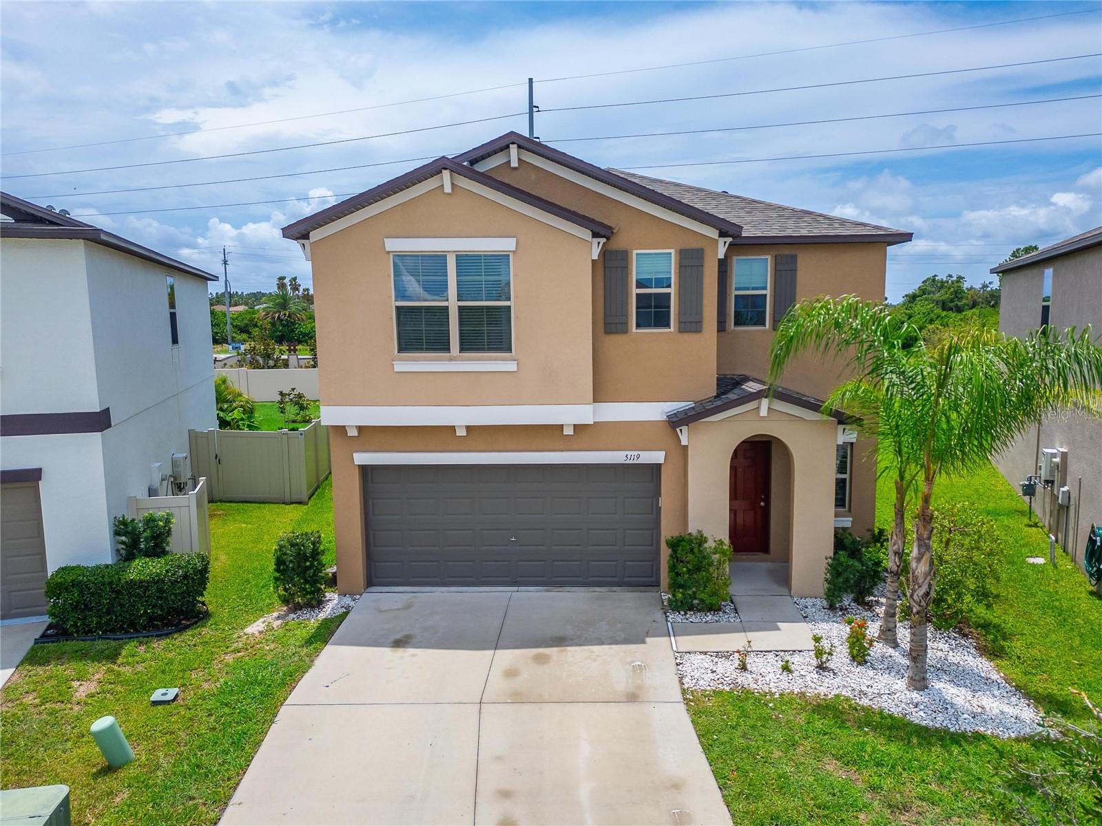 Single Family Residence in APOLLO BEACH, FL - Daniel Dourado