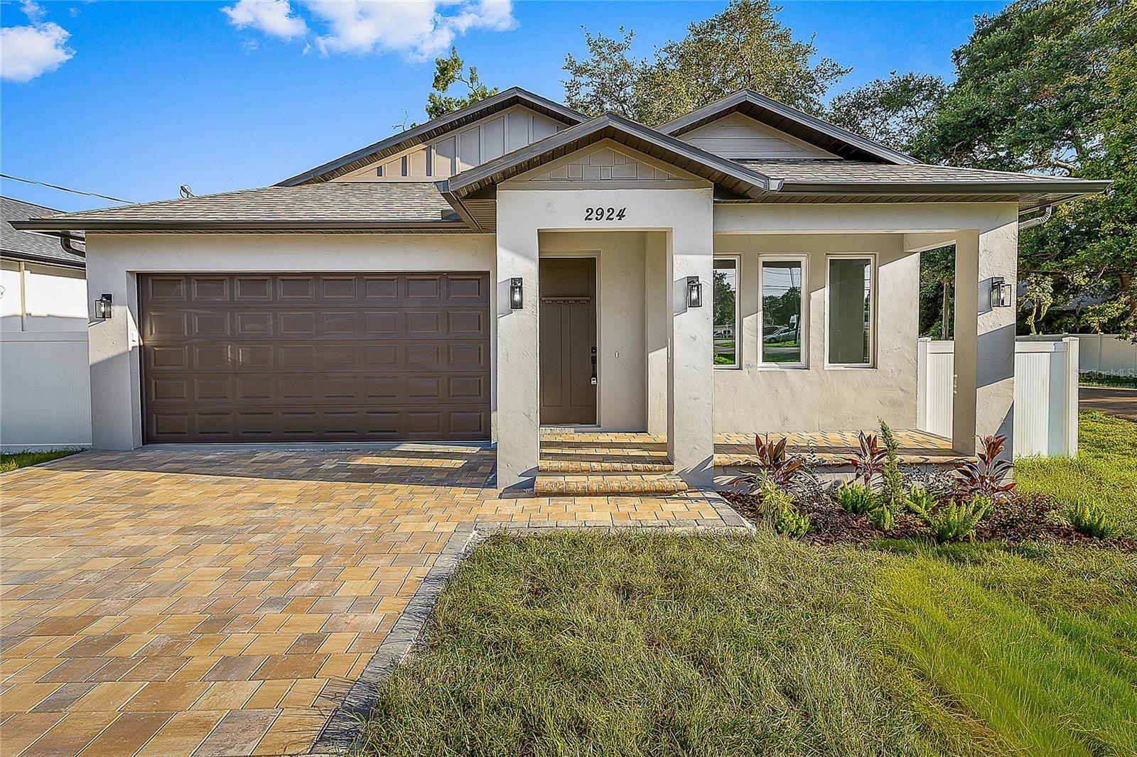 Single Family Residence in TAMPA, FL - Daniel Dourado