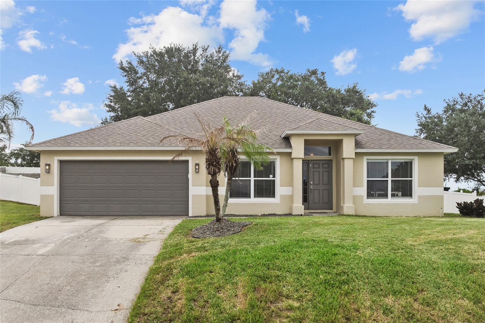 Single Family Residence in MINNEOLA, FL - Daniel Dourado