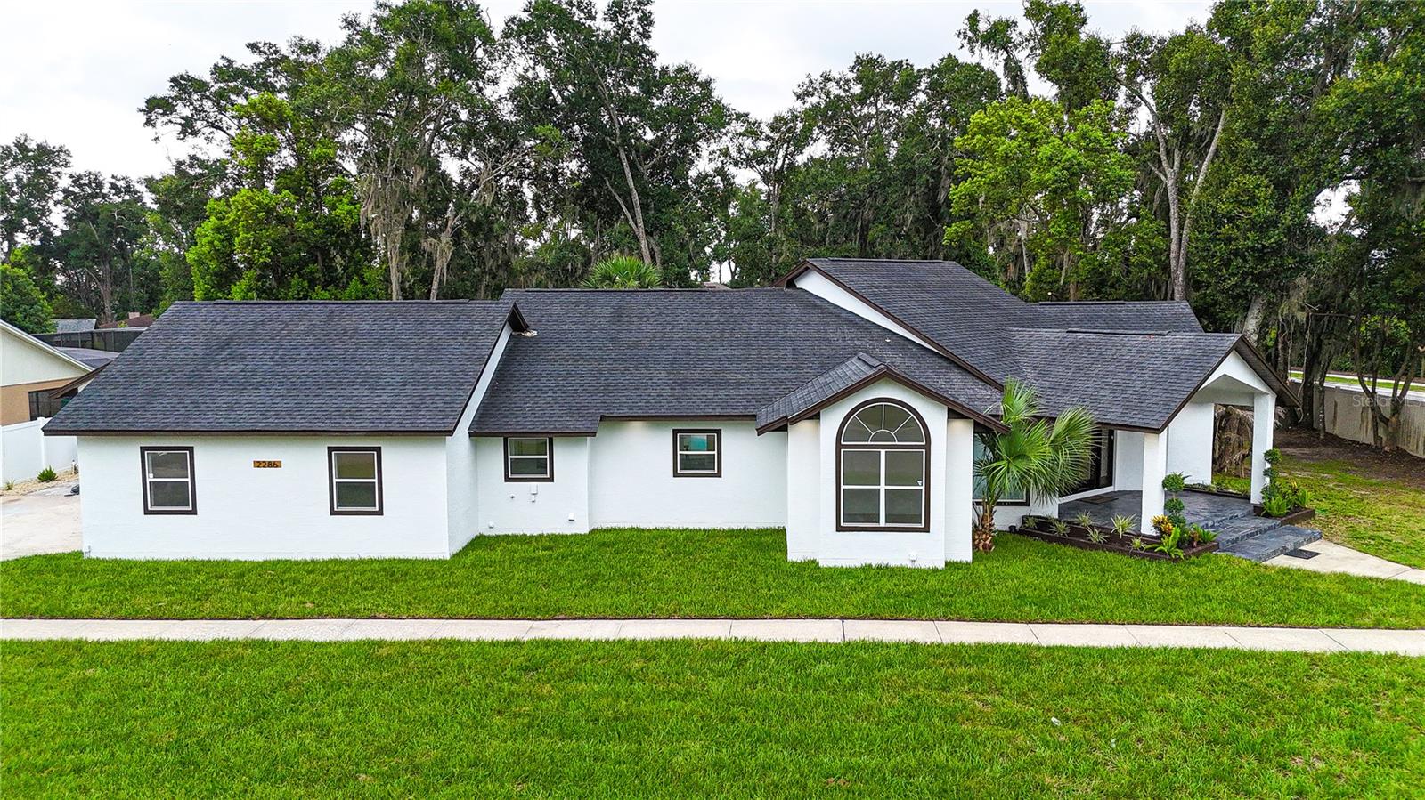 Single Family Residence in APOPKA, FL - Daniel Dourado