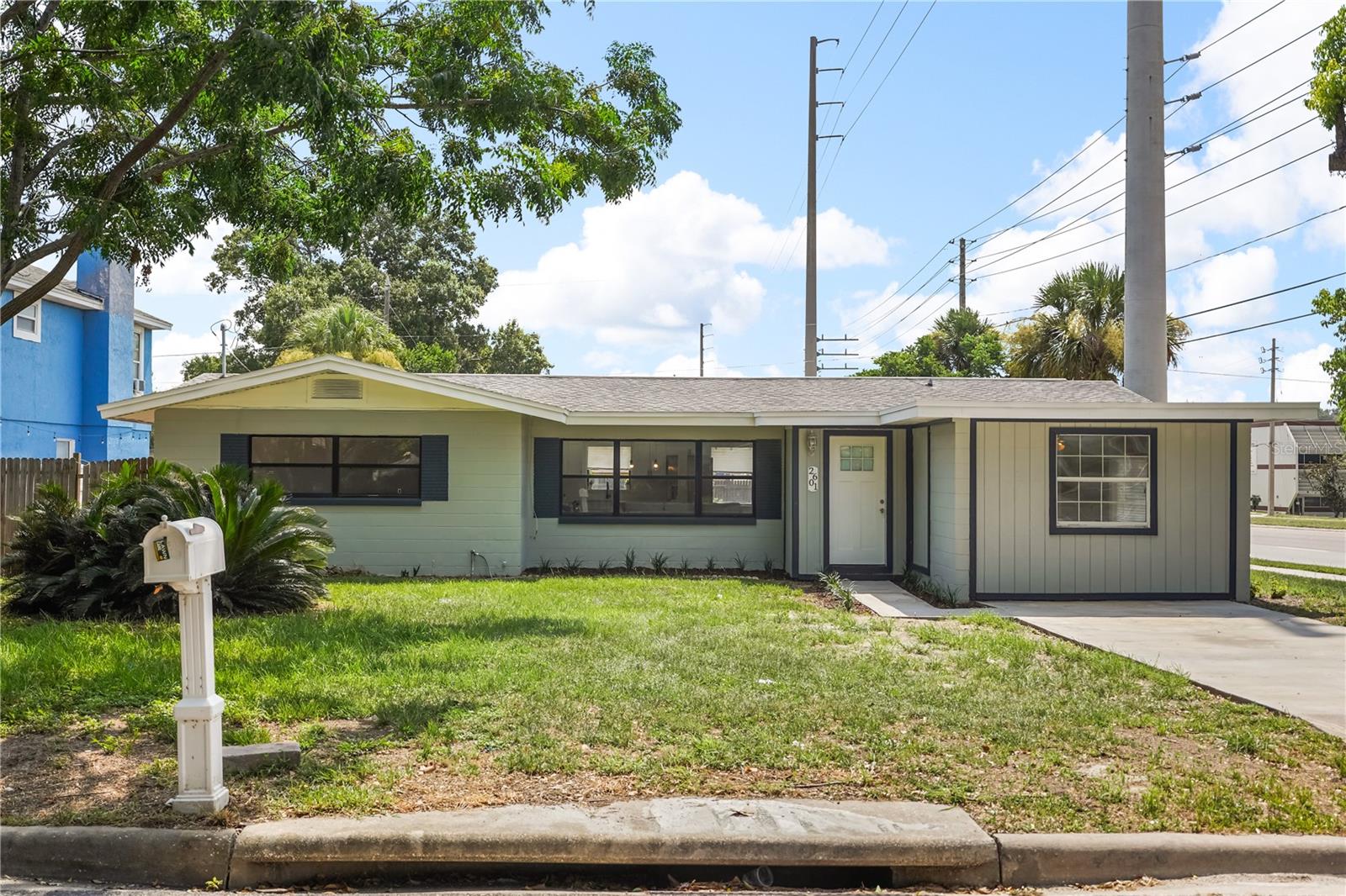 Single Family Residence in ORLANDO, FL - Daniel Dourado