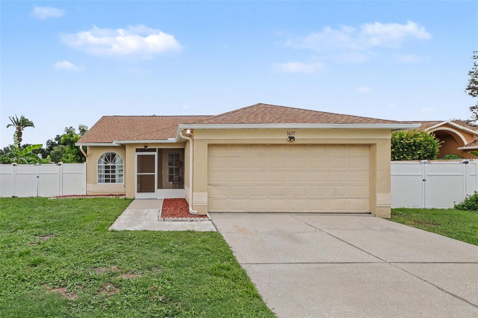 Single Family Residence em BRANDON, FL - Daniel Dourado