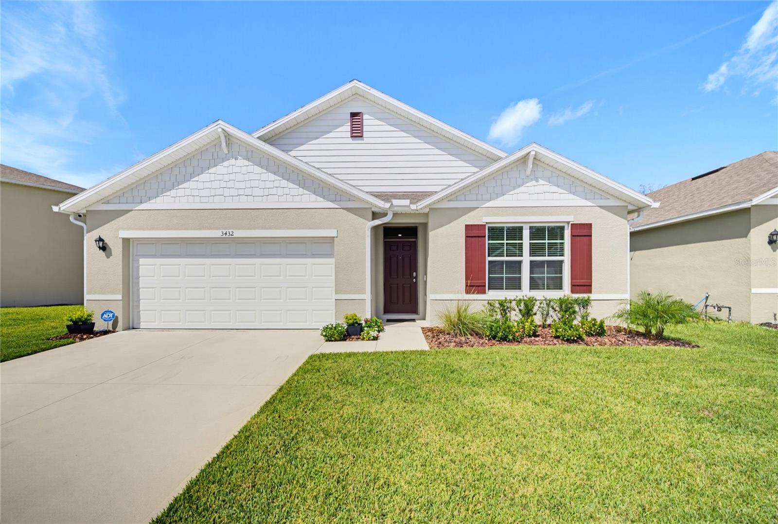 Single Family Residence in OCOEE, FL - Daniel Dourado
