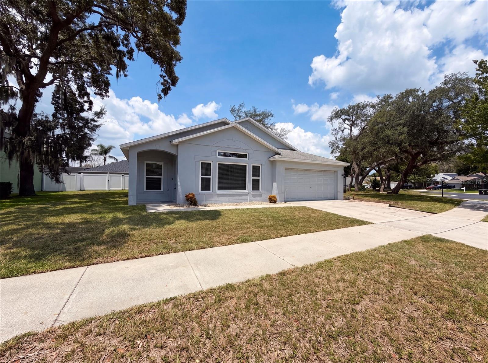 Single Family Residence in ORLANDO, FL - Daniel Dourado