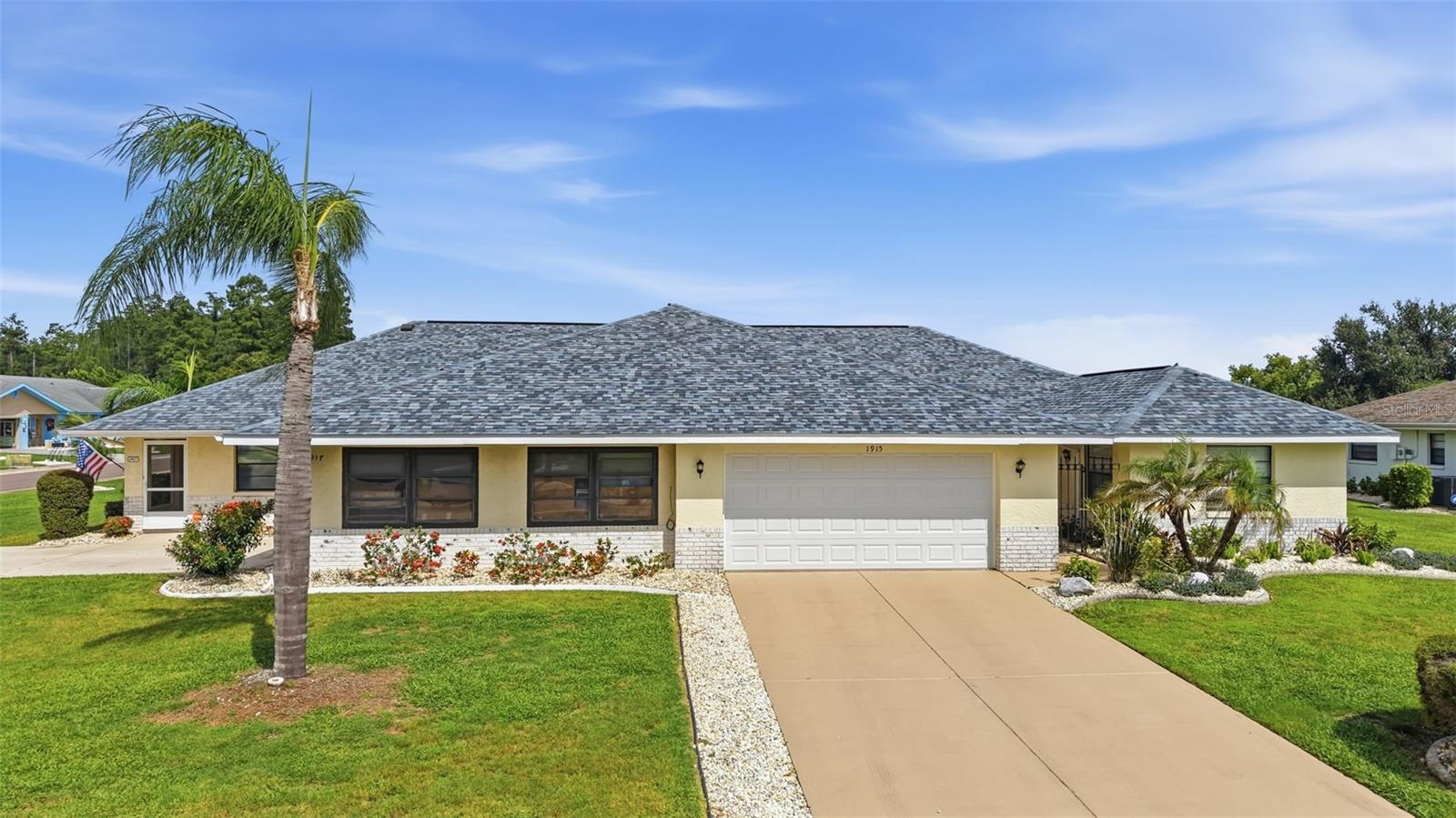 Single Family Residence em SUN CITY CENTER, FL - Daniel Dourado