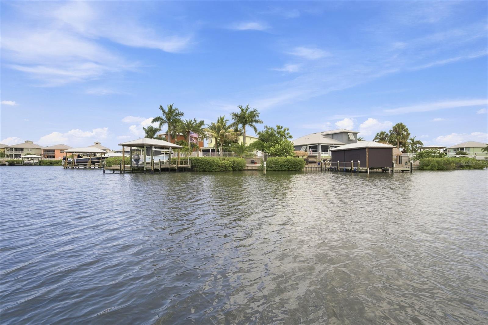 Single Family Residence in APOLLO BEACH, FL - Daniel Dourado