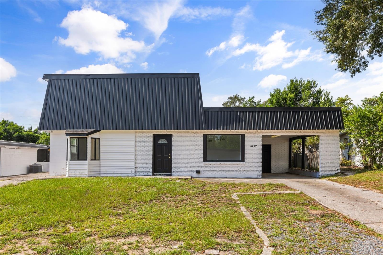 Single Family Residence in DAYTONA BEACH, FL - Daniel Dourado