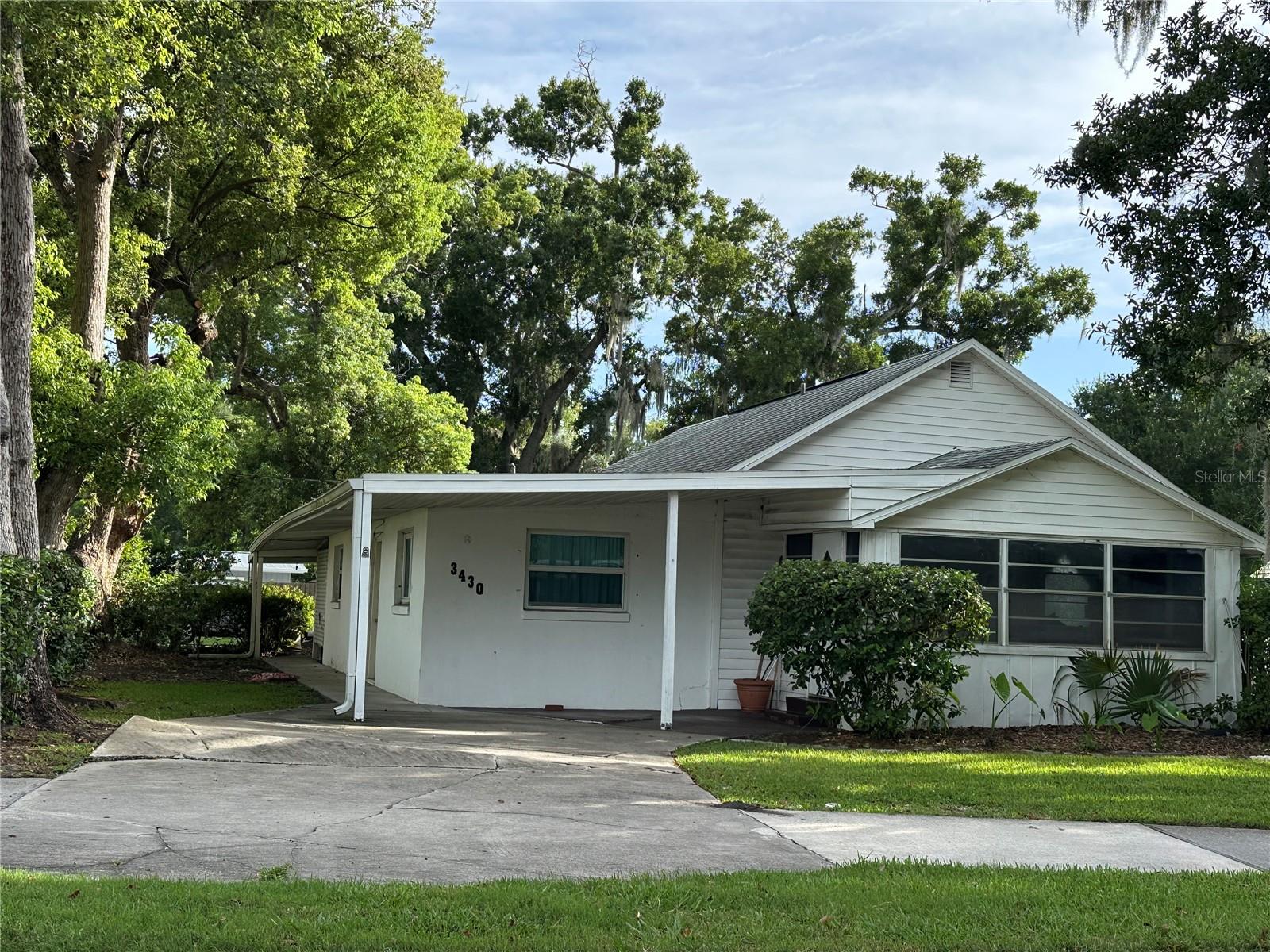 Single Family Residence in ST CLOUD, FL - Daniel Dourado